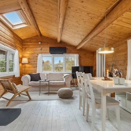 3 Bedroom Beautiful In Prázdninový dům